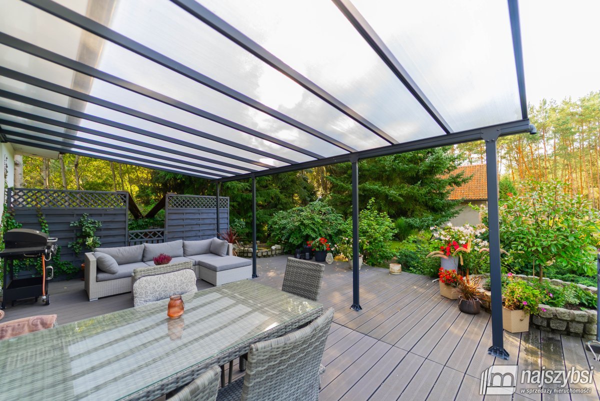 Łaniewo - komfortowy dom, duża działka, magazyn  (9)