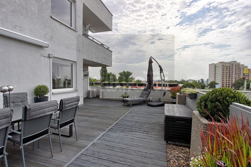 Unikatowe mieszkanie z dużym tarasem Bandurskiego (18)