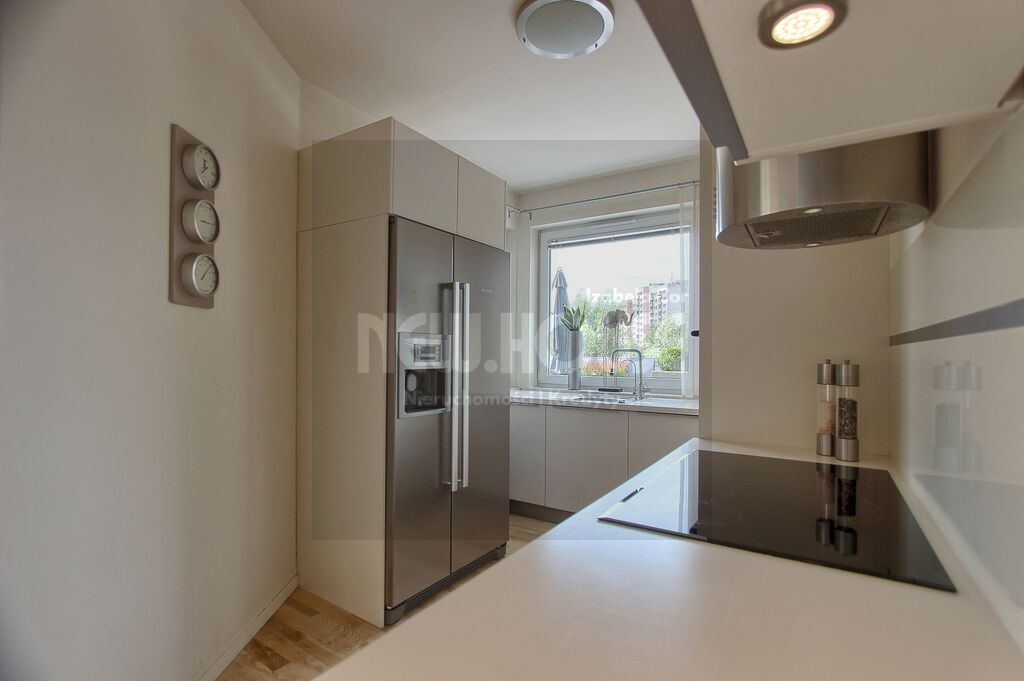 Unikatowe mieszkanie z dużym tarasem Bandurskiego (22)