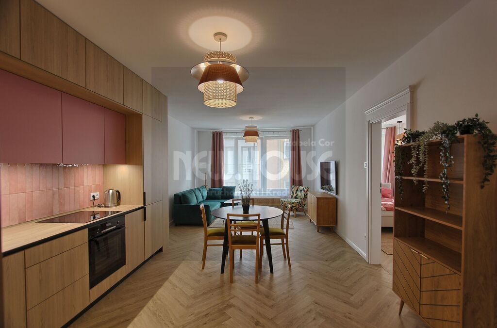 Idealne 2 pokoje z garażem na Starym Mieście (1)