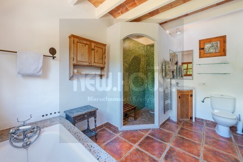 Wakacyjna willa z basenem na Majorce (14)