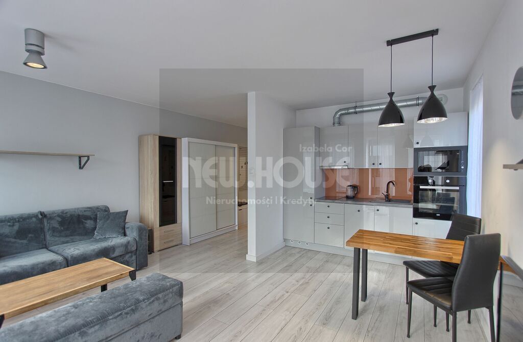 Idealne w apartamentowcu w centrum (3)