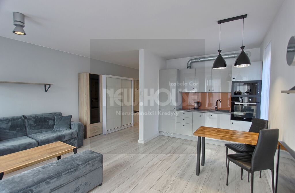 Idealne w apartamentowcu w centrum (6)