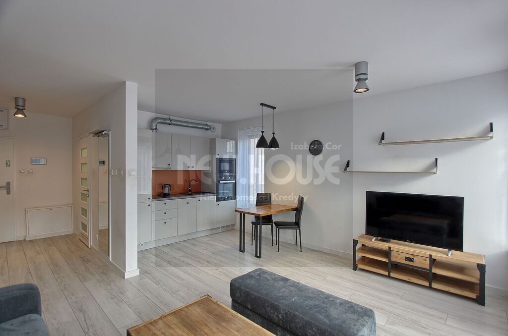 Idealne w apartamentowcu w centrum (4)