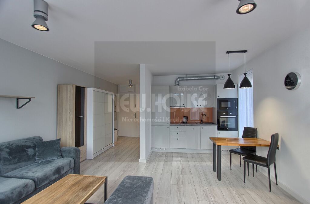 Idealne w apartamentowcu w centrum (9)