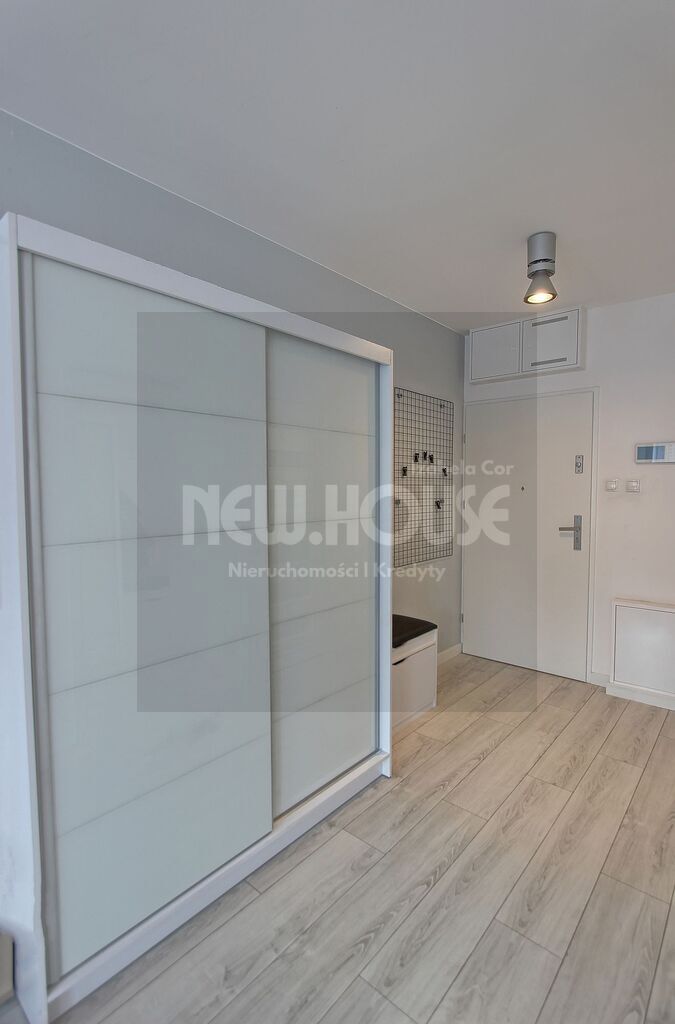 Idealne w apartamentowcu w centrum (8)