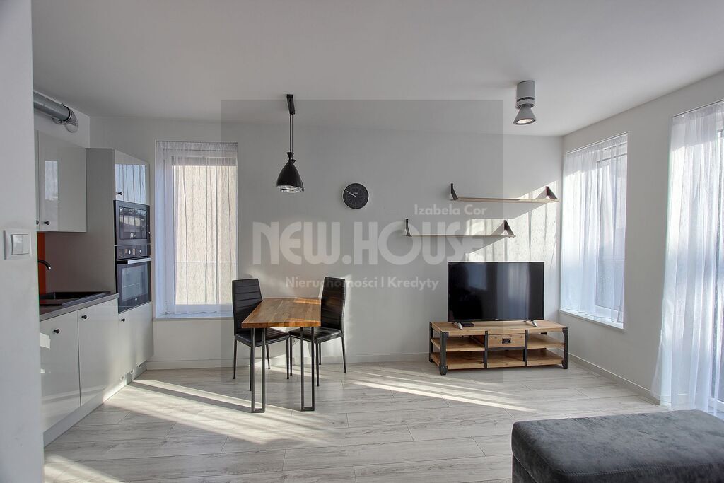 Idealne w apartamentowcu w centrum (1)