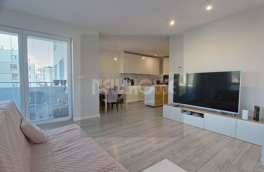 Słoneczne, przestronne mieszkanie z balkonem (2)