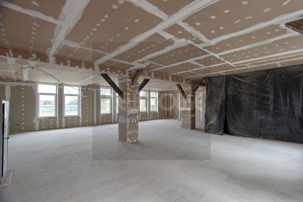 Budynek biurowo-magazynowy (6)