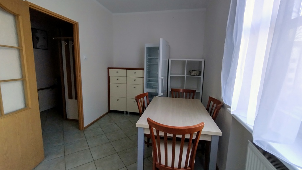 Kawalerka w najlepszej lokalizacji w centrum (3)