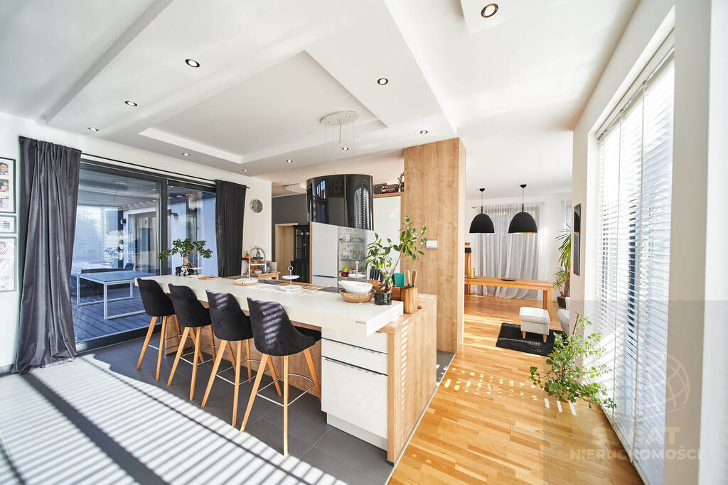 Nowoczesna Rezydencja w Dobrej (3)