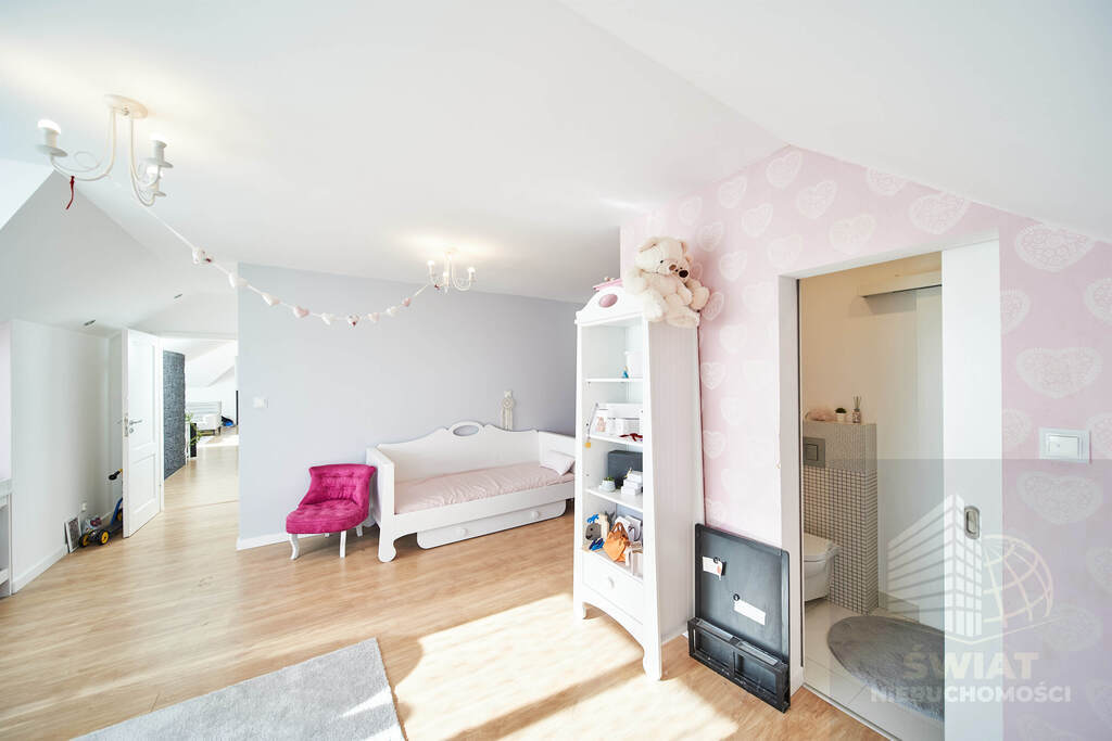 Nowoczesna Rezydencja w Dobrej (22)