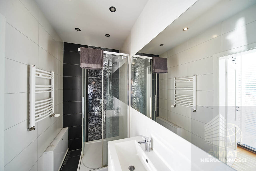 Nowoczesna Rezydencja w Dobrej (27)