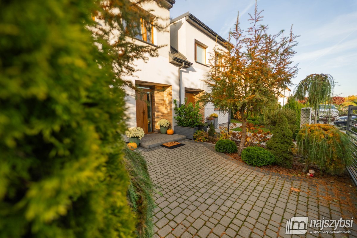 ZIELENIEWO - Morzyczyn - jezioro Miedwie 
 - pół  (5)