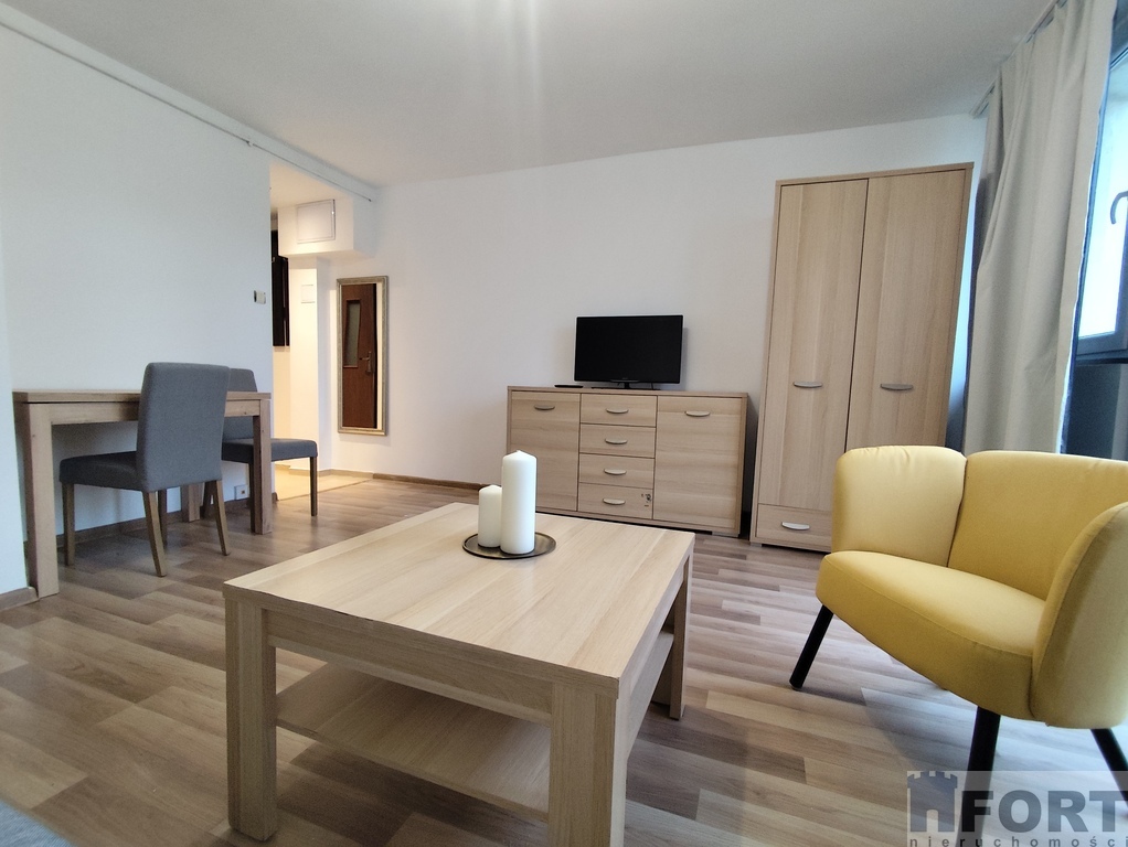 Przestronna Kawalerka do wynajmu- blisko centrum (4)