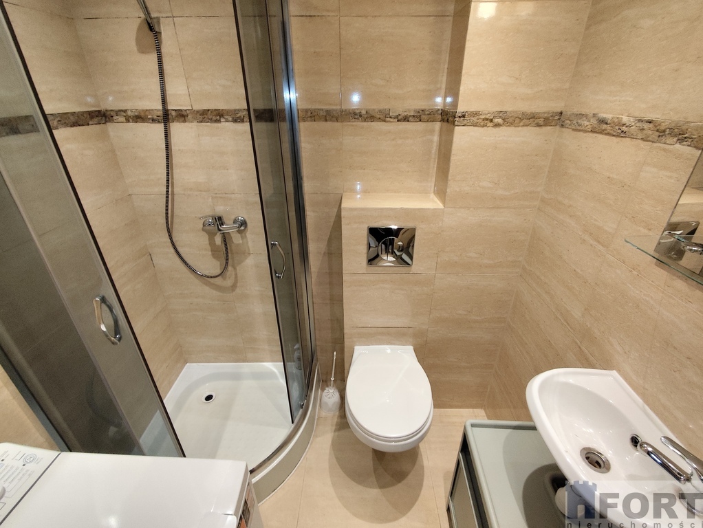 Przestronna Kawalerka do wynajmu- blisko centrum (11)