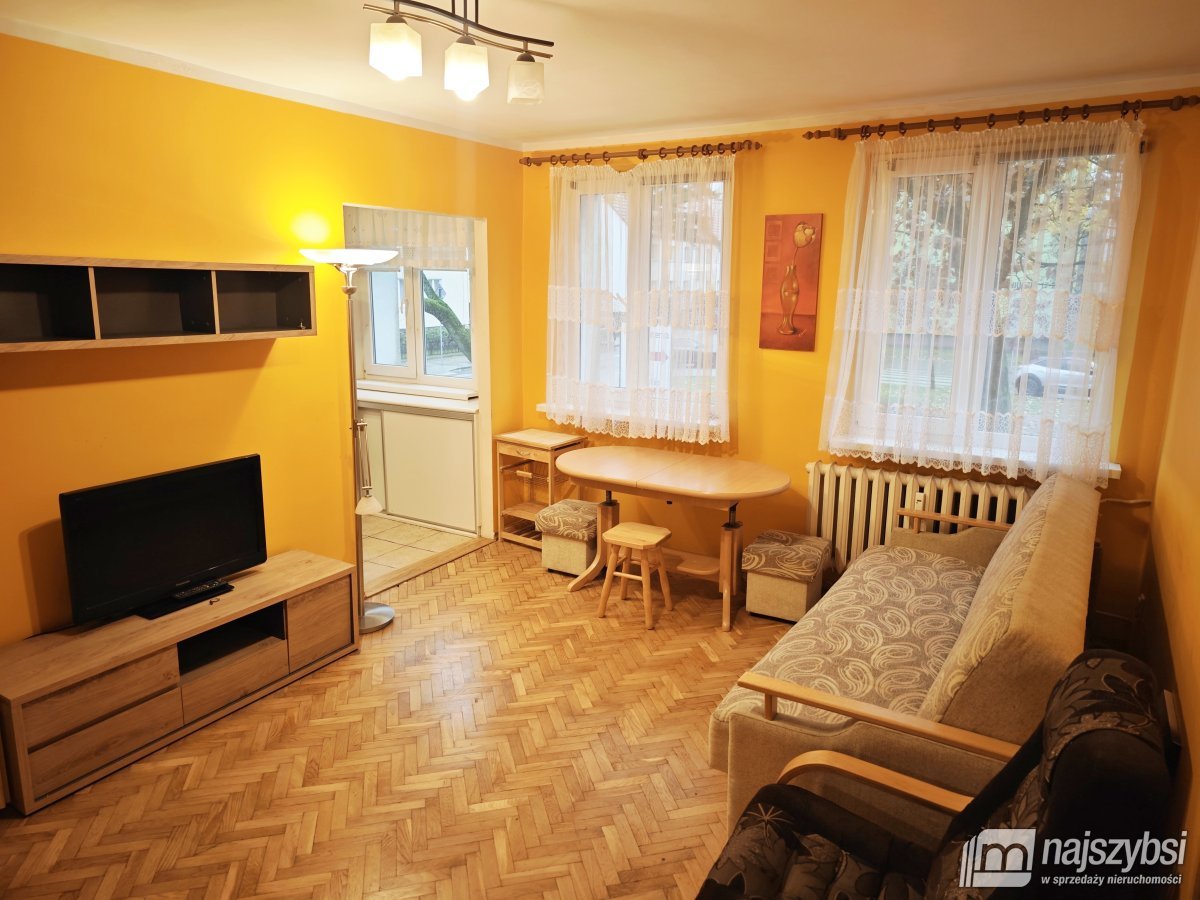 NA SPRZEDAŻ-KAWALERKA BLISKO CENTRUM MIASTA (1)