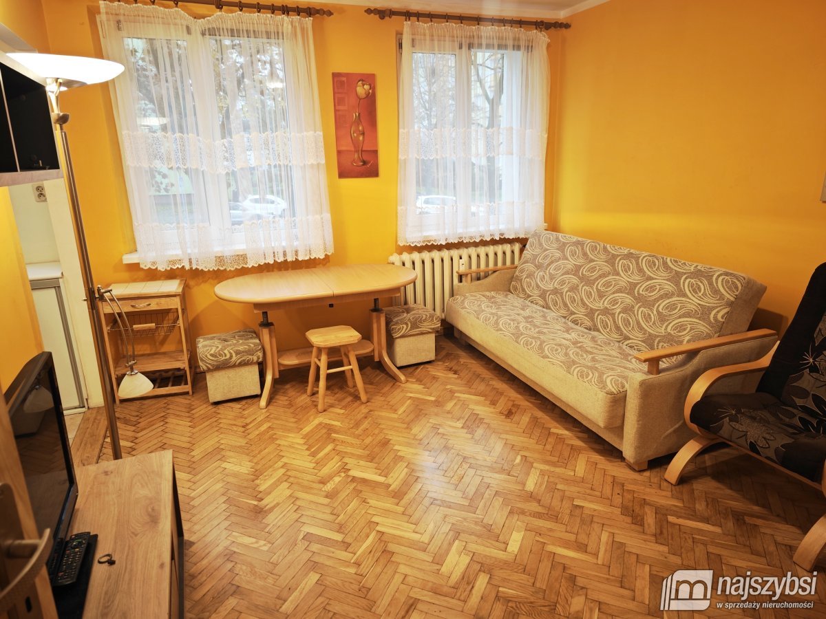 NA SPRZEDAŻ-KAWALERKA BLISKO CENTRUM MIASTA (2)