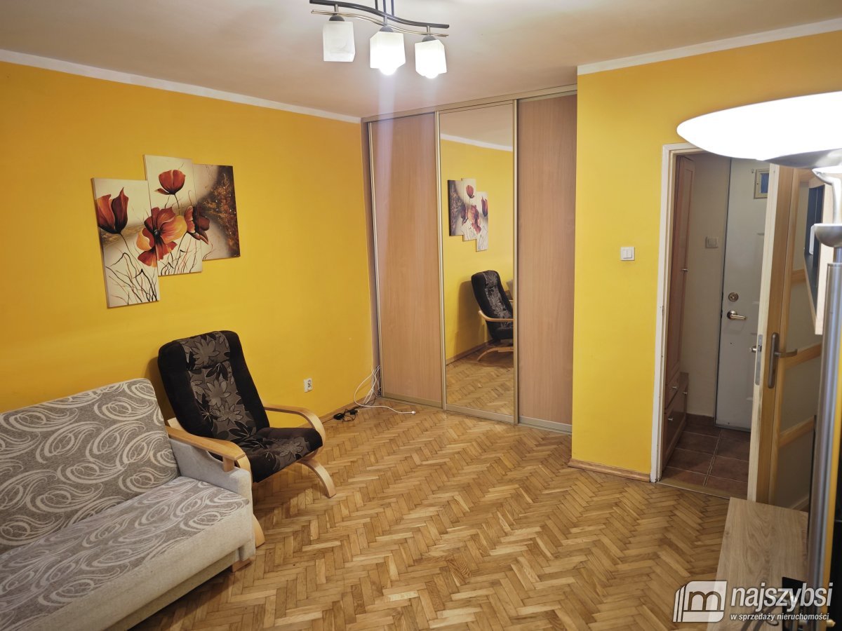 NA SPRZEDAŻ-KAWALERKA BLISKO CENTRUM MIASTA (3)