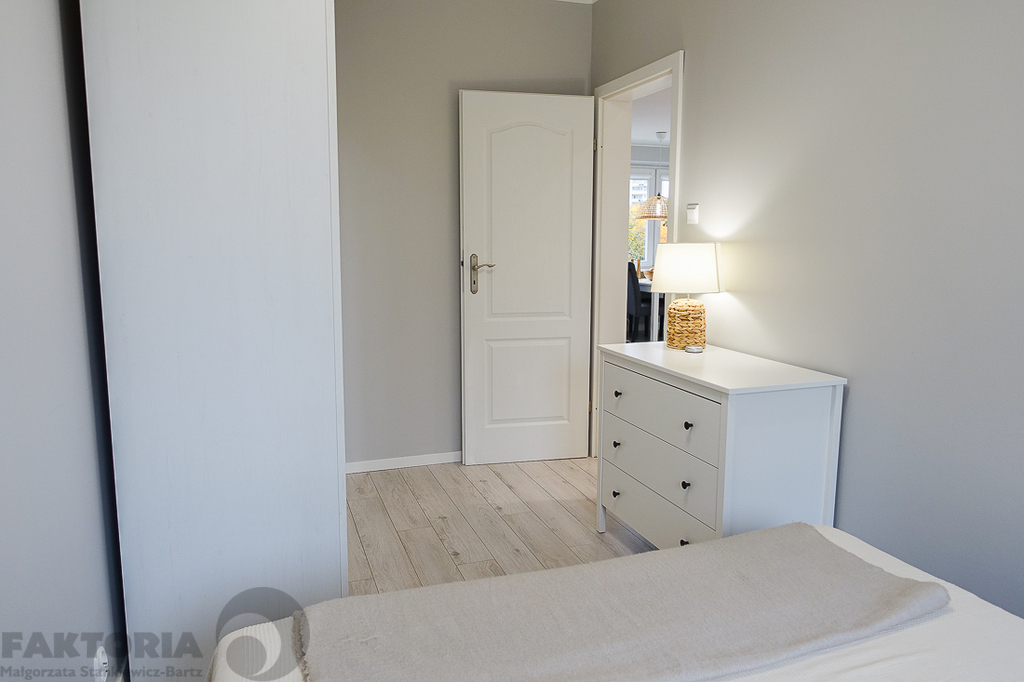 Os. Słoneczne 4 pokoje, I p./IVp. balkon (22)