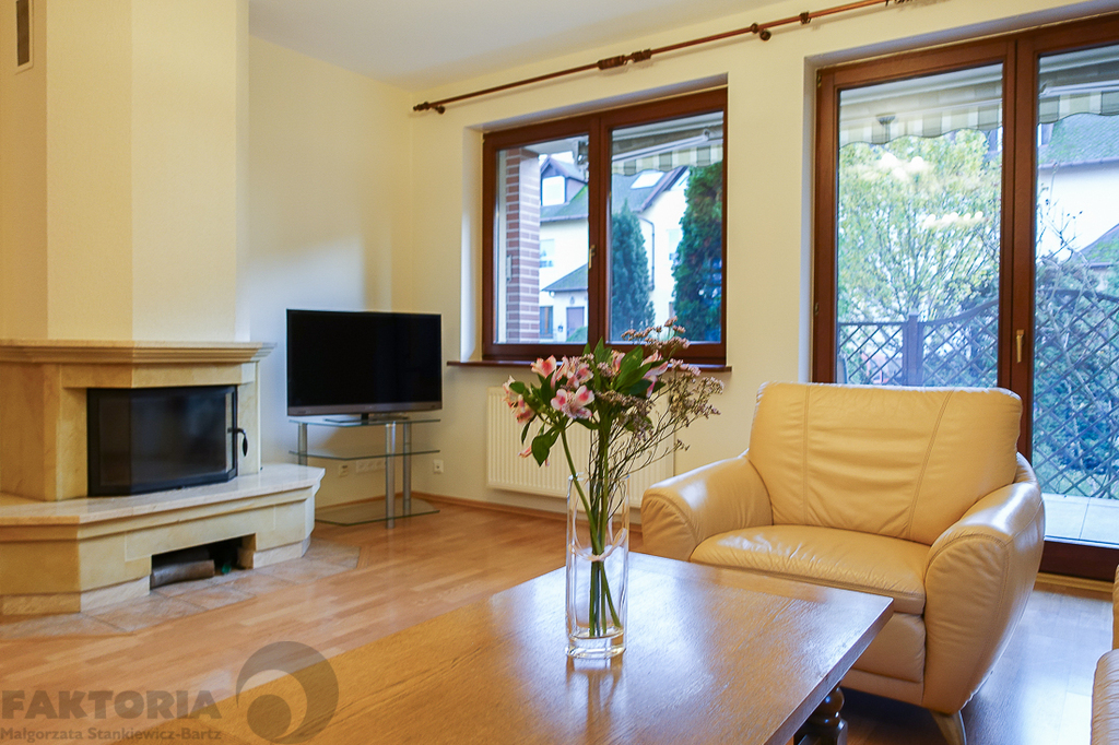 Gumieńce dom wolno stojący z 2000 r. 1,75 mln (1)