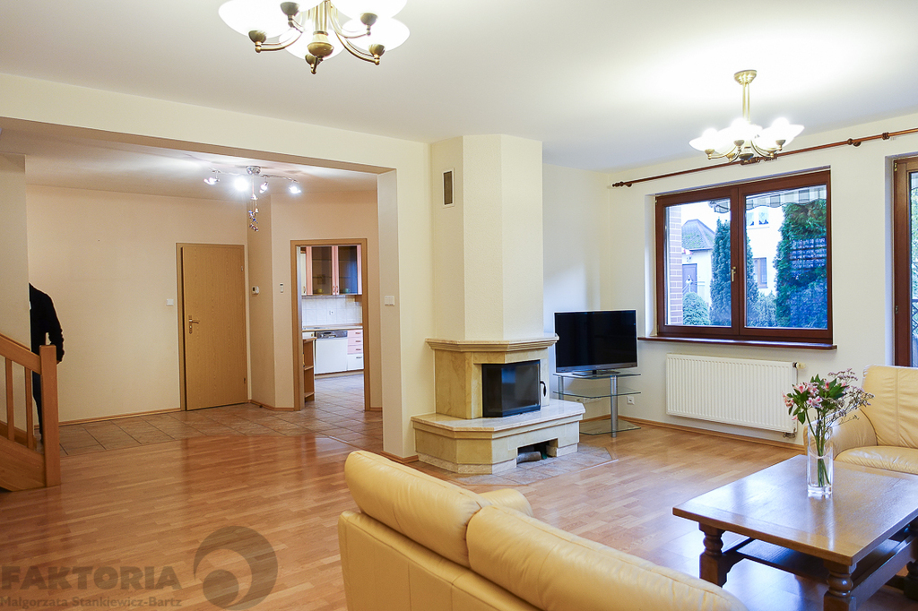 Gumieńce dom wolno stojący z 2000 r. 1,75 mln (2)