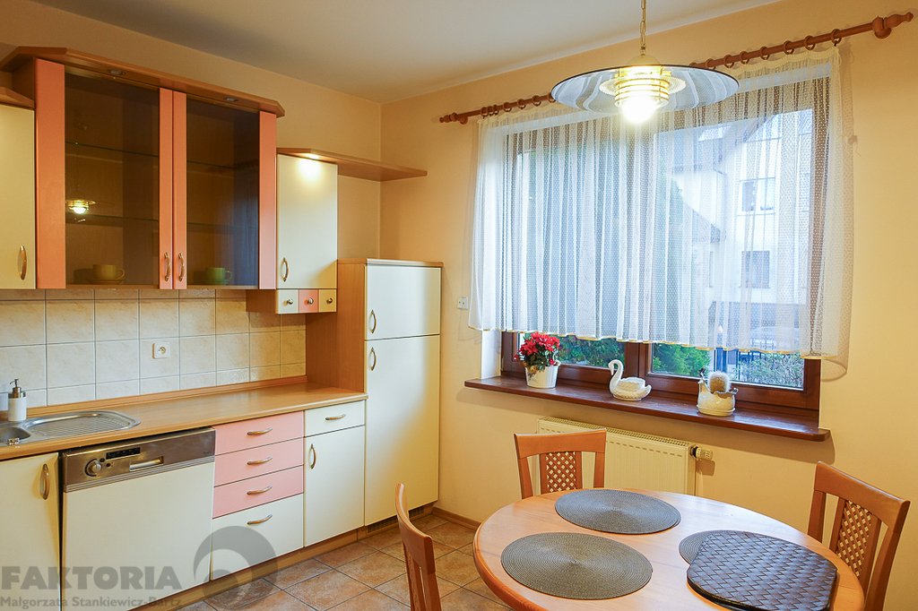 Gumieńce dom wolno stojący z 2000 r. 1,75 mln (3)