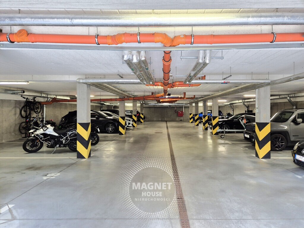 Miejsca w hali garażowej - 300 zł (2)