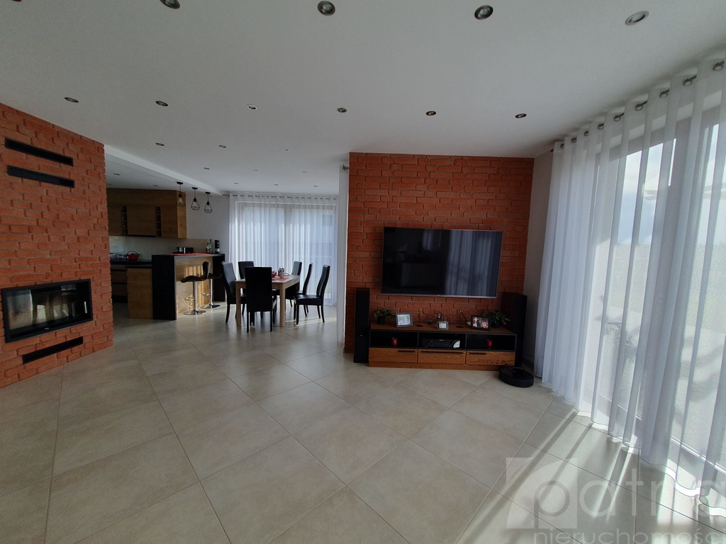 Wykończony dom wolnostojący w Dobrej (2)