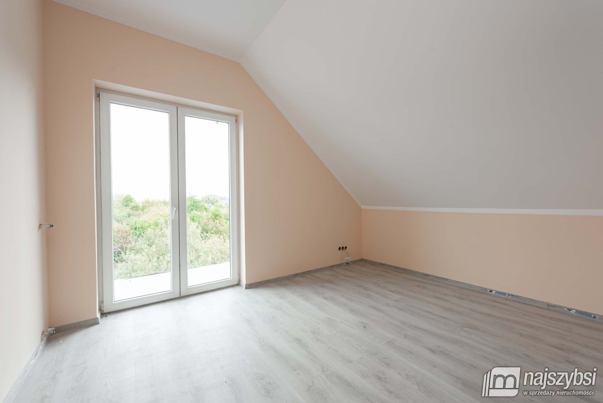 MIELNO-PENSJONAT Z POTENCIAŁEM  (30)