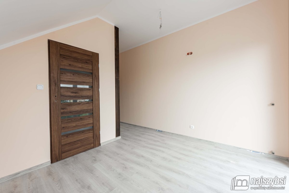 MIELNO-PENSJONAT Z POTENCIAŁEM  (31)