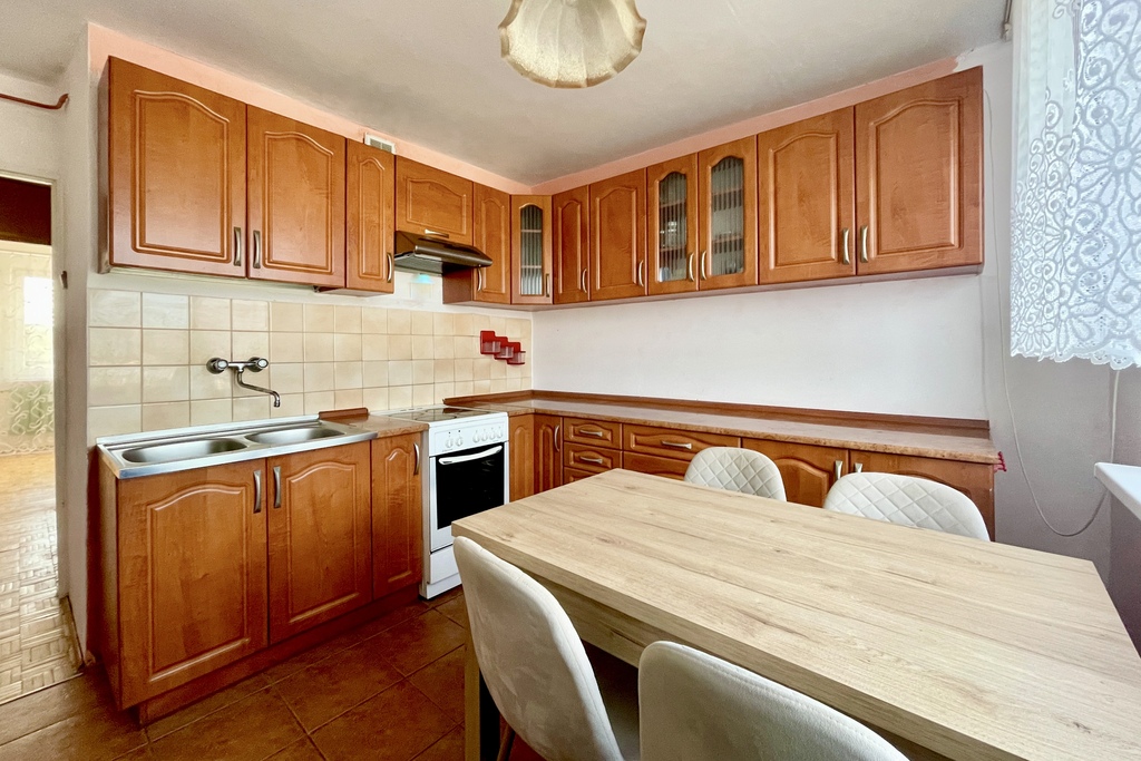 Przestronne mieszkanie 3-pokojowe w Zieleniewie (1)