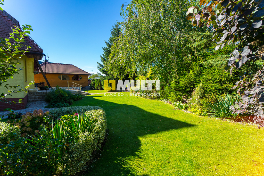 Nietuzinkowa nieruchomość w Dobrej. (18)