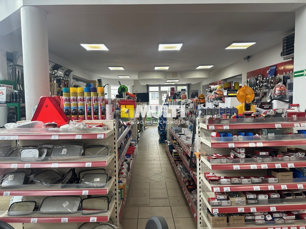 Na sprzedaż obiekt handlowo-usługowo (7)