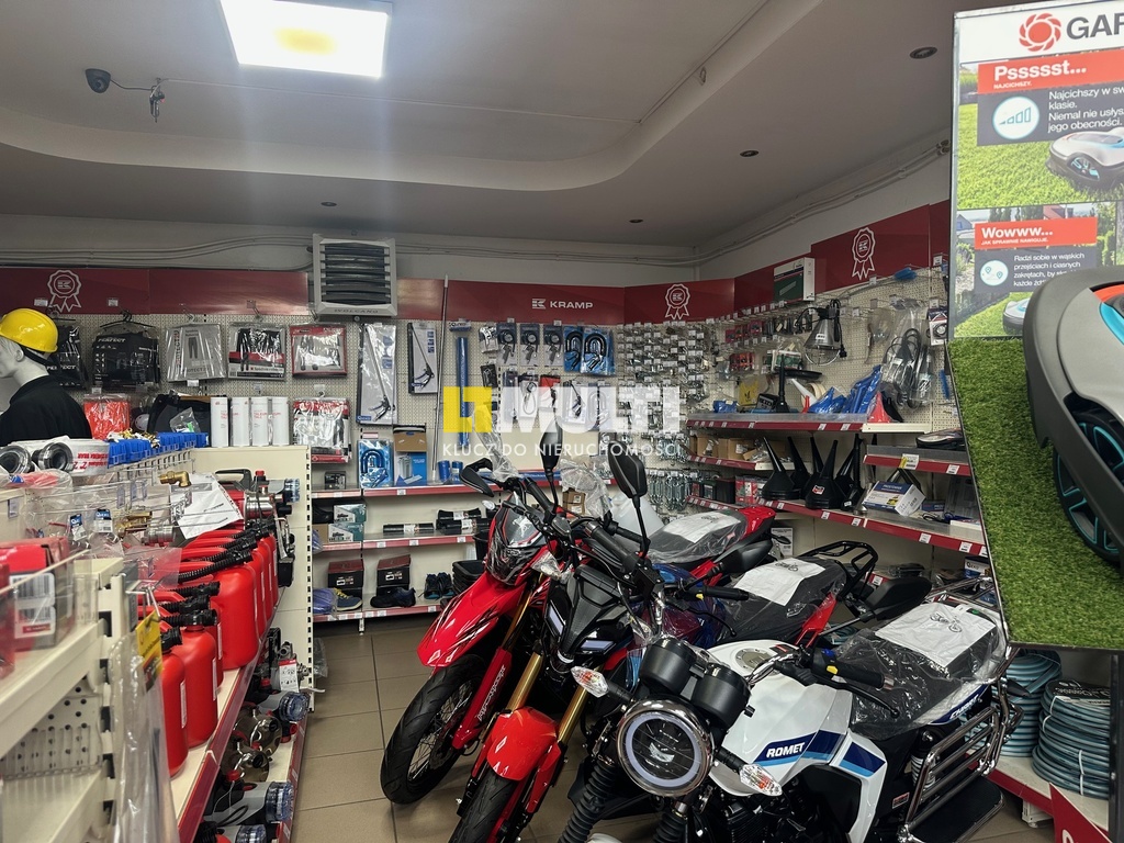 Na sprzedaż obiekt handlowo-usługowo (8)