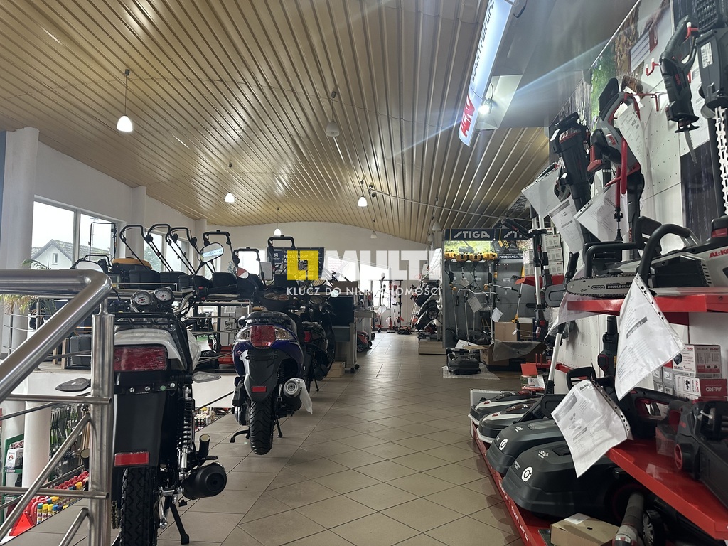 Na sprzedaż obiekt handlowo-usługowo (9)