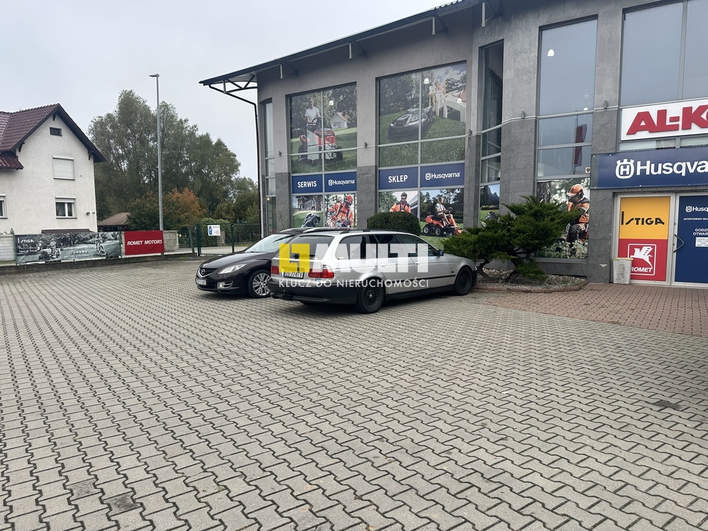 Na sprzedaż obiekt handlowo-usługowo (3)