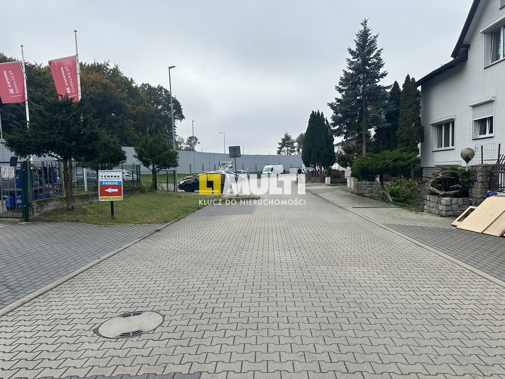 Na sprzedaż obiekt handlowo-usługowo (2)