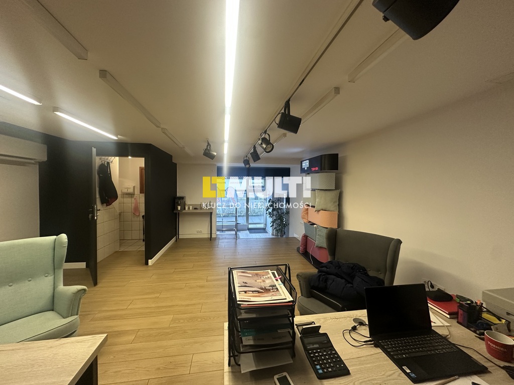 Atrakcyjny lokal w Centrum (8)