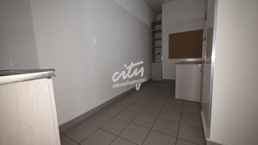 Lokal handlowo-usługowy 165 m² z dużymi witrynami (2)