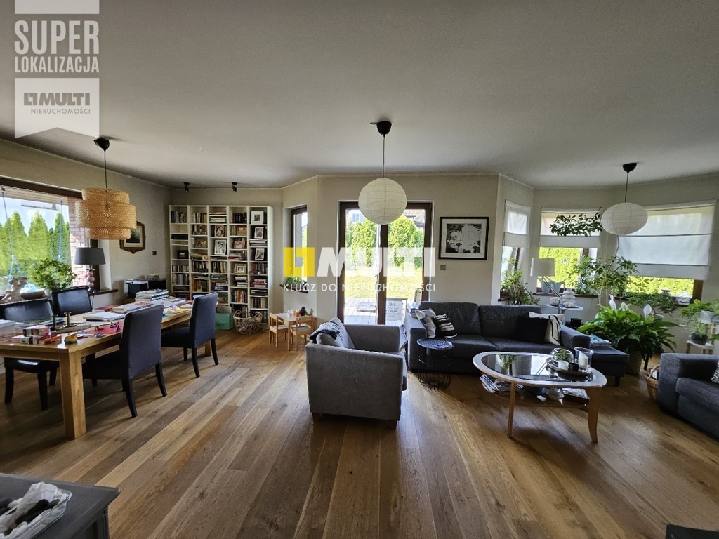 Dom wolnostojący w doskonałej lokalizacji (1)