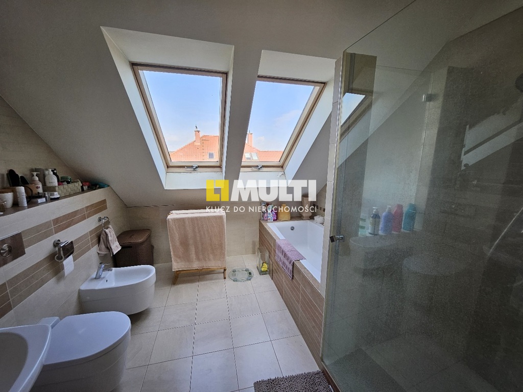 Dom wolnostojący w doskonałej lokalizacji (8)