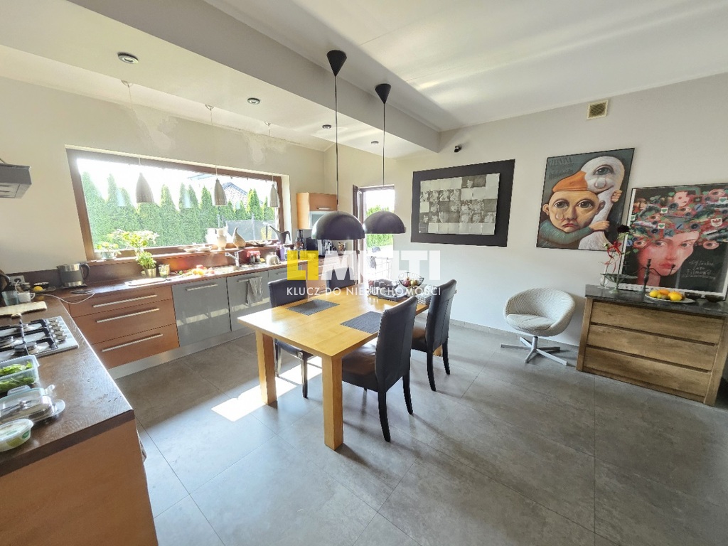 Dom wolnostojący w doskonałej lokalizacji (11)