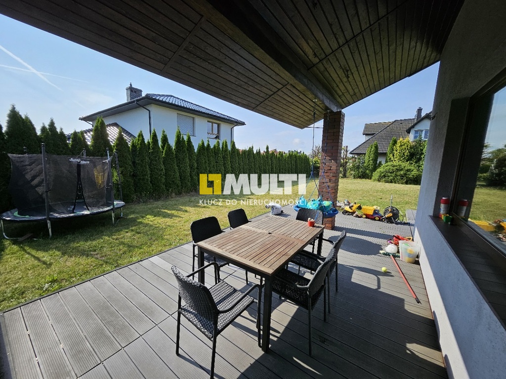 Dom wolnostojący w doskonałej lokalizacji (12)