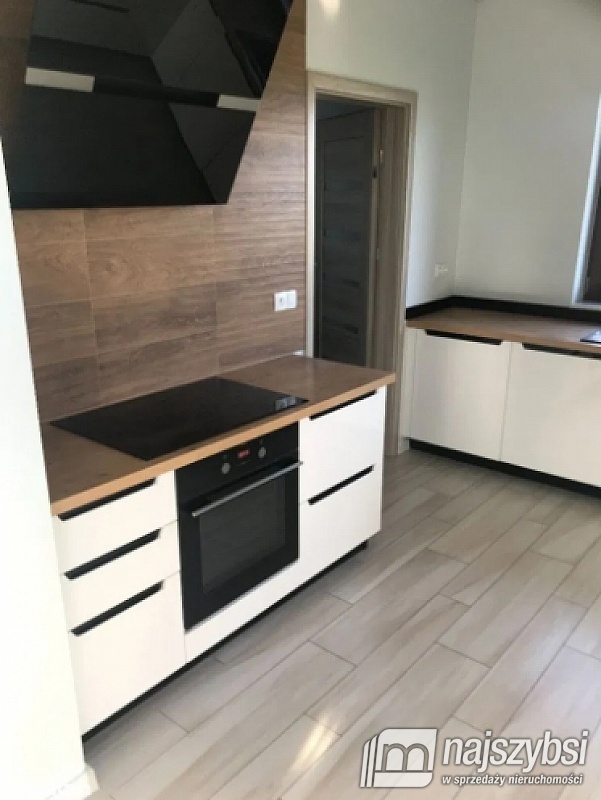 PRZESTRONNY DOM POD KOŁOBRZEGIEM  (10)