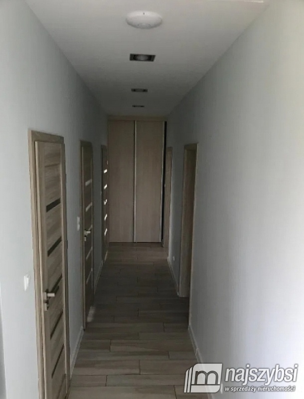 PRZESTRONNY DOM POD KOŁOBRZEGIEM  (13)