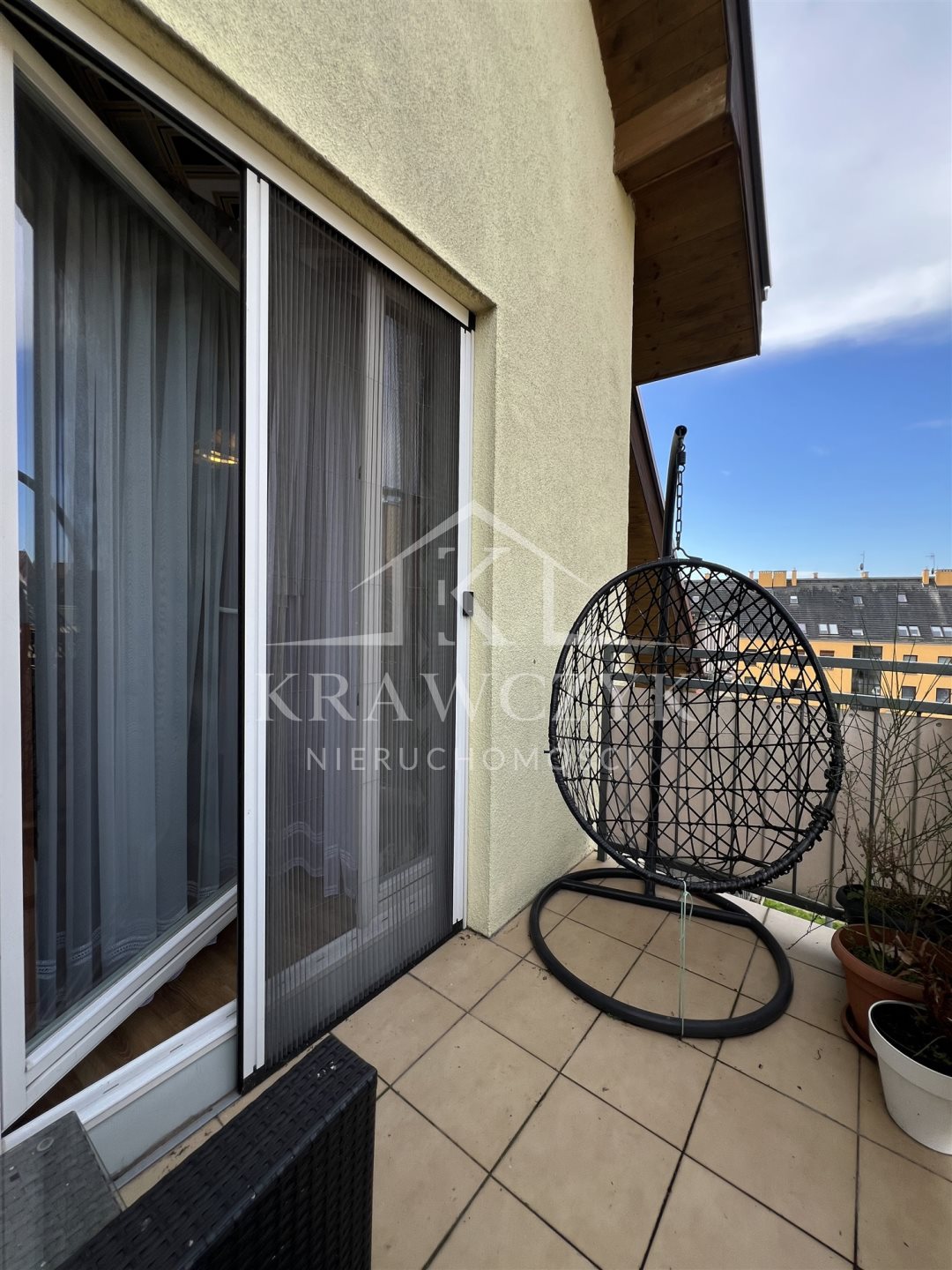 Na sprzedaż,4 pokoje,z garażem na osiedlu zamknięt (12)