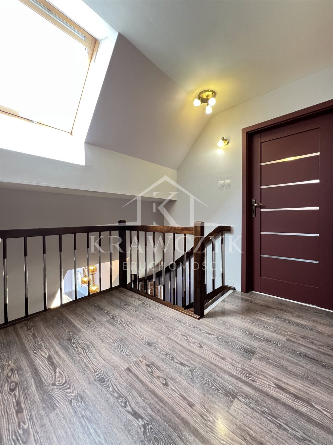 Na sprzedaż,4 pokoje,z garażem na osiedlu zamknięt (15)