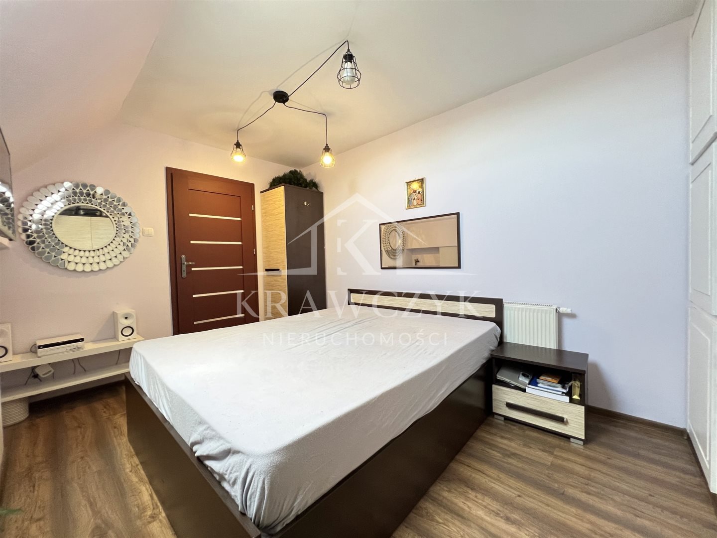 Na sprzedaż,4 pokoje,z garażem na osiedlu zamknięt (16)