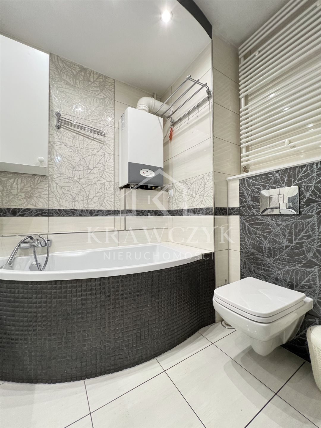 Na sprzedaż,4 pokoje,z garażem na osiedlu zamknięt (9)